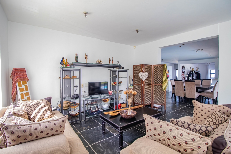 5 Bedroom Property for Sale in Yzerfontein Western Cape